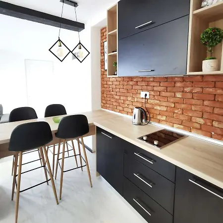 아파트 Apartman Ceca